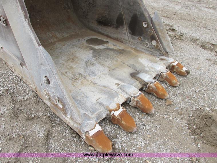 image for item F4880 2000 Komatsu PC220LC-6LE excavator