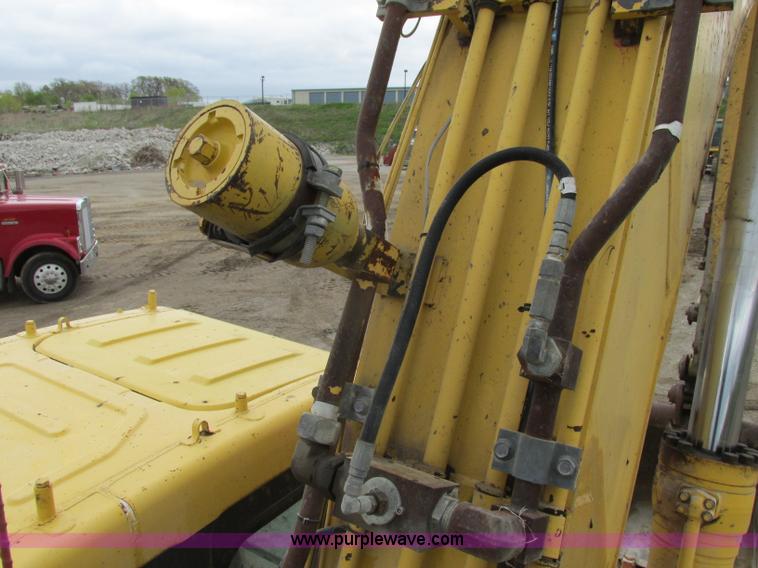 image for item F4880 2000 Komatsu PC220LC-6LE excavator