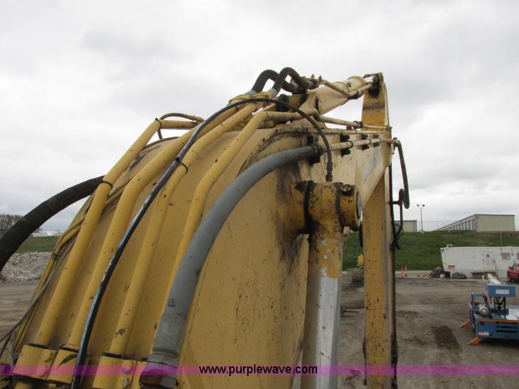 image for item F4880 2000 Komatsu PC220LC-6LE excavator