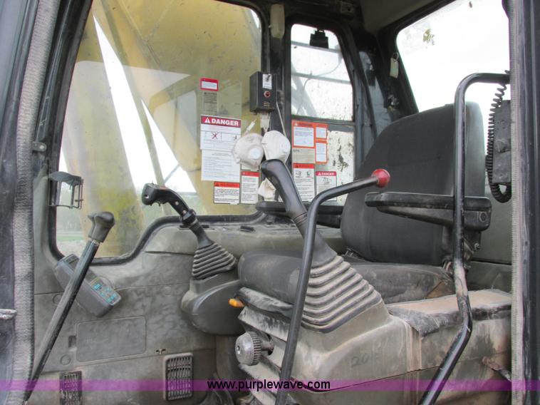 image for item F4880 2000 Komatsu PC220LC-6LE excavator