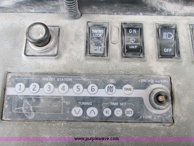 image for item F4880 2000 Komatsu PC220LC-6LE excavator