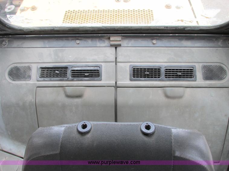 image for item F4880 2000 Komatsu PC220LC-6LE excavator