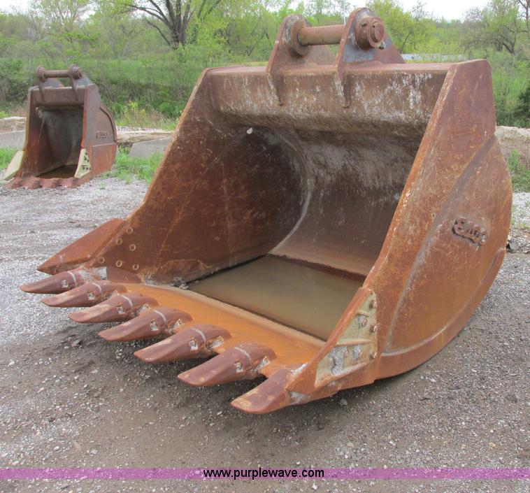 image for item F4881 Esco 72" seven tooth bucket