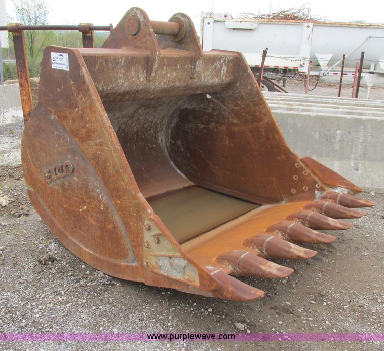 image for item F4881 Esco 72" seven tooth bucket