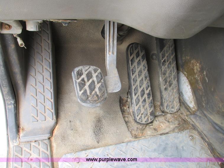 image for item F4882 1998 Ford L9T dump truck