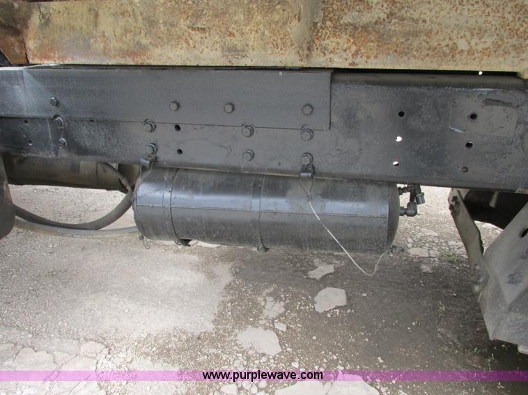 image for item F4882 1998 Ford L9T dump truck