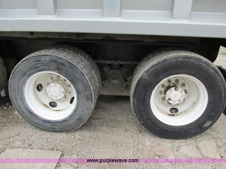image for item F4882 1998 Ford L9T dump truck