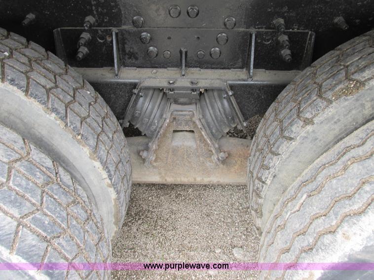 image for item F4882 1998 Ford L9T dump truck