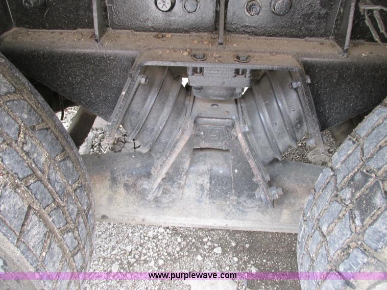 image for item F4882 1998 Ford L9T dump truck