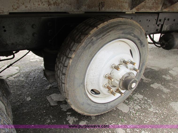 image for item F4882 1998 Ford L9T dump truck