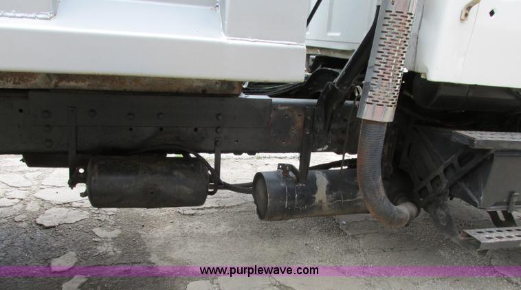 image for item F4882 1998 Ford L9T dump truck