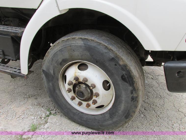 image for item F4882 1998 Ford L9T dump truck