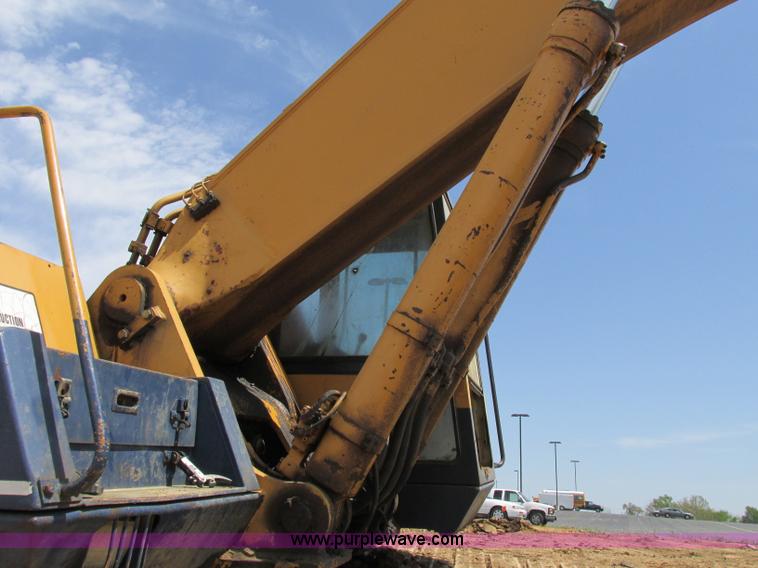 image for item F4894 1990 Komatsu PC400LC-3 excavator