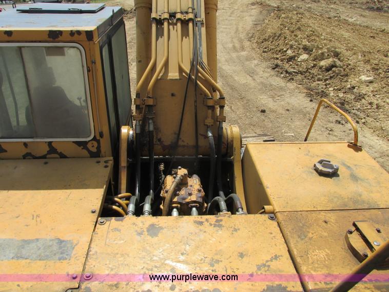 image for item F4894 1990 Komatsu PC400LC-3 excavator