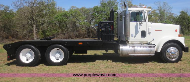 image for item F6907 1991 International F9370 winch truck