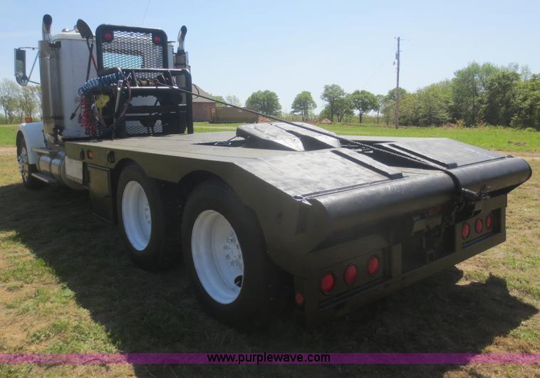 image for item F6907 1991 International F9370 winch truck