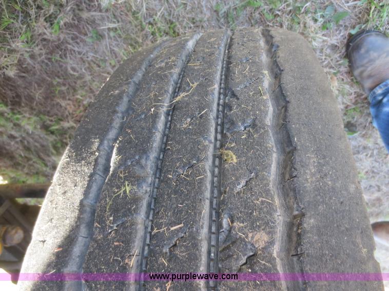 image for item F6907 1991 International F9370 winch truck