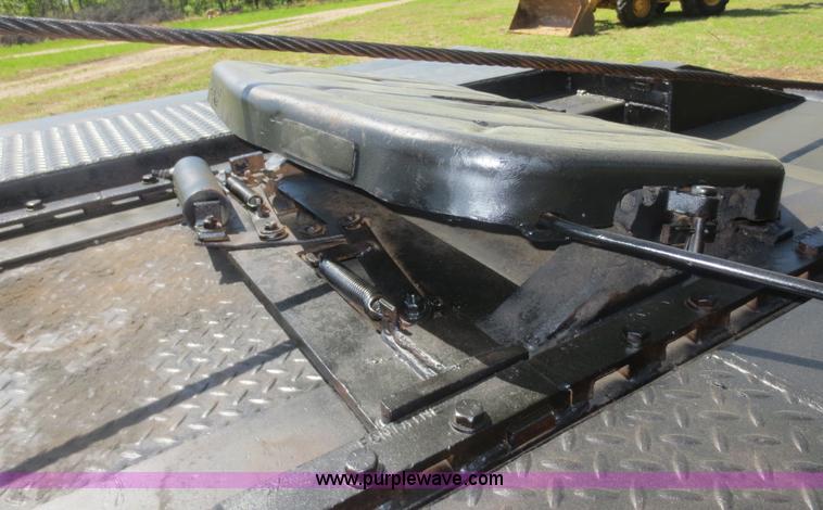 image for item F6907 1991 International F9370 winch truck