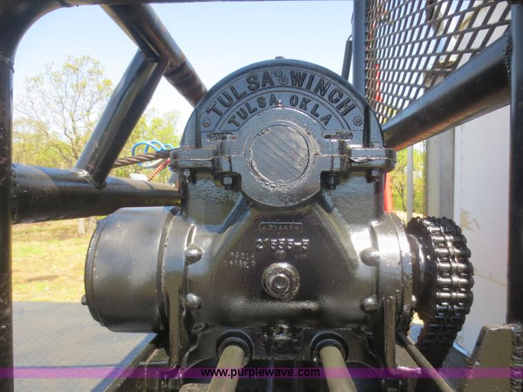 image for item F6907 1991 International F9370 winch truck