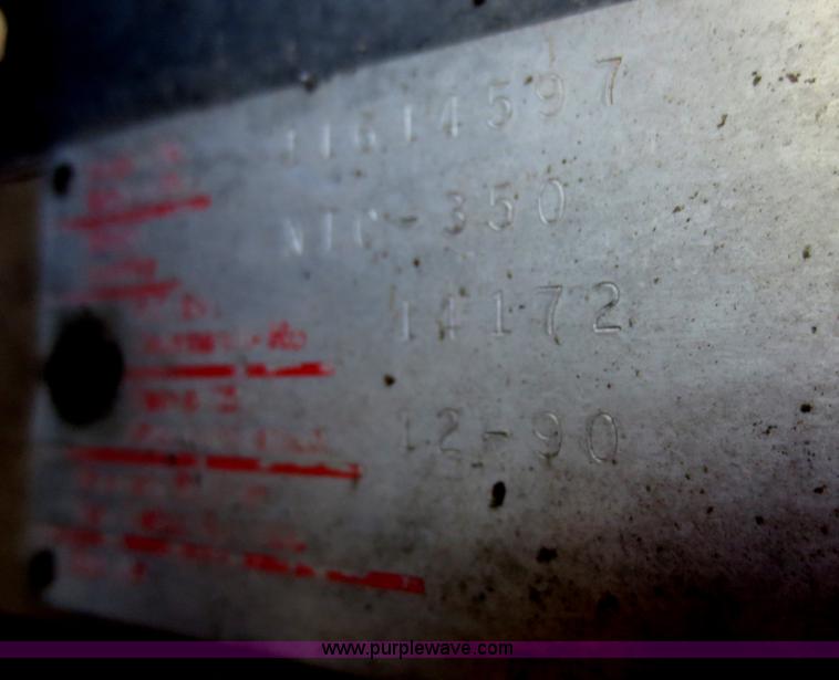 image for item F6907 1991 International F9370 winch truck