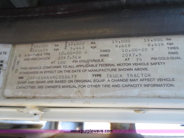 image for item F6907 1991 International F9370 winch truck