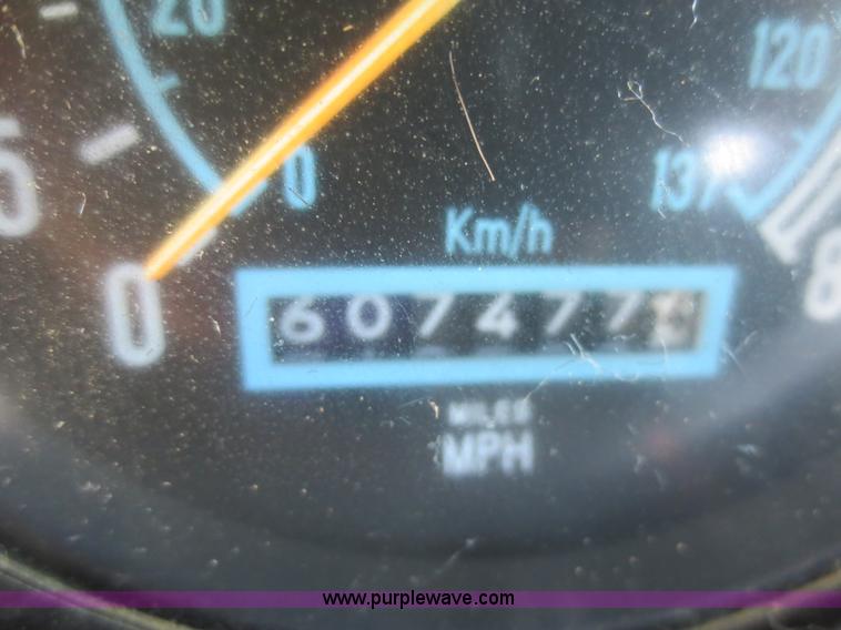 image for item F6907 1991 International F9370 winch truck