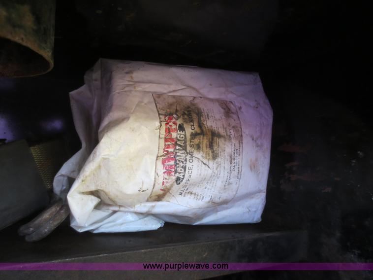 image for item F6907 1991 International F9370 winch truck