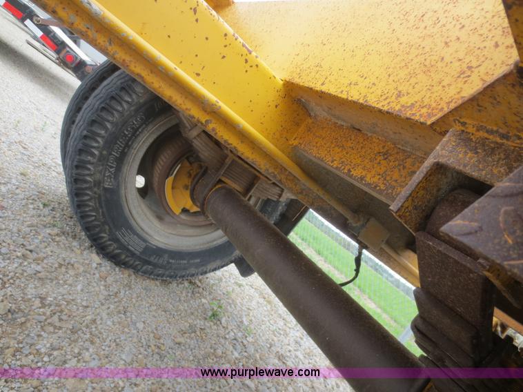 image for item F6924 1994 Butler BPHD-1000 pole trailer