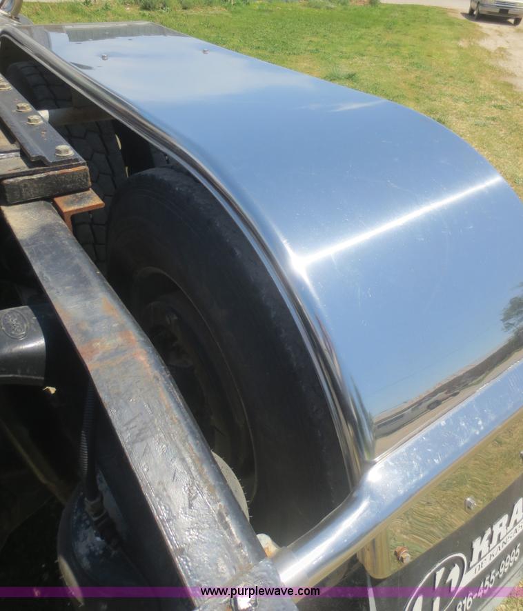 image for item F6929 2006 Peterbilt 379 semi truck