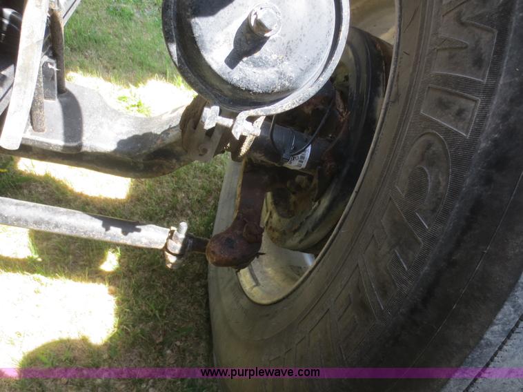 image for item F6929 2006 Peterbilt 379 semi truck