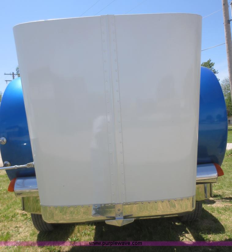 image for item F6929 2006 Peterbilt 379 semi truck