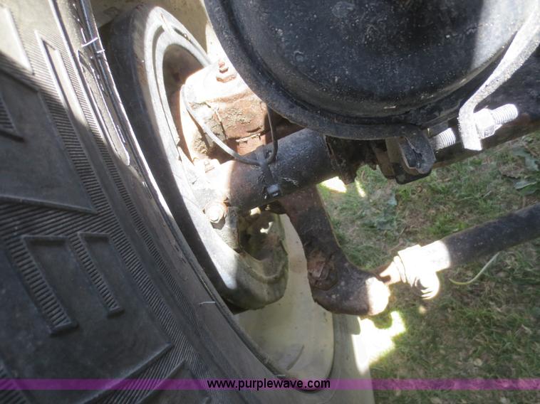 image for item F6929 2006 Peterbilt 379 semi truck