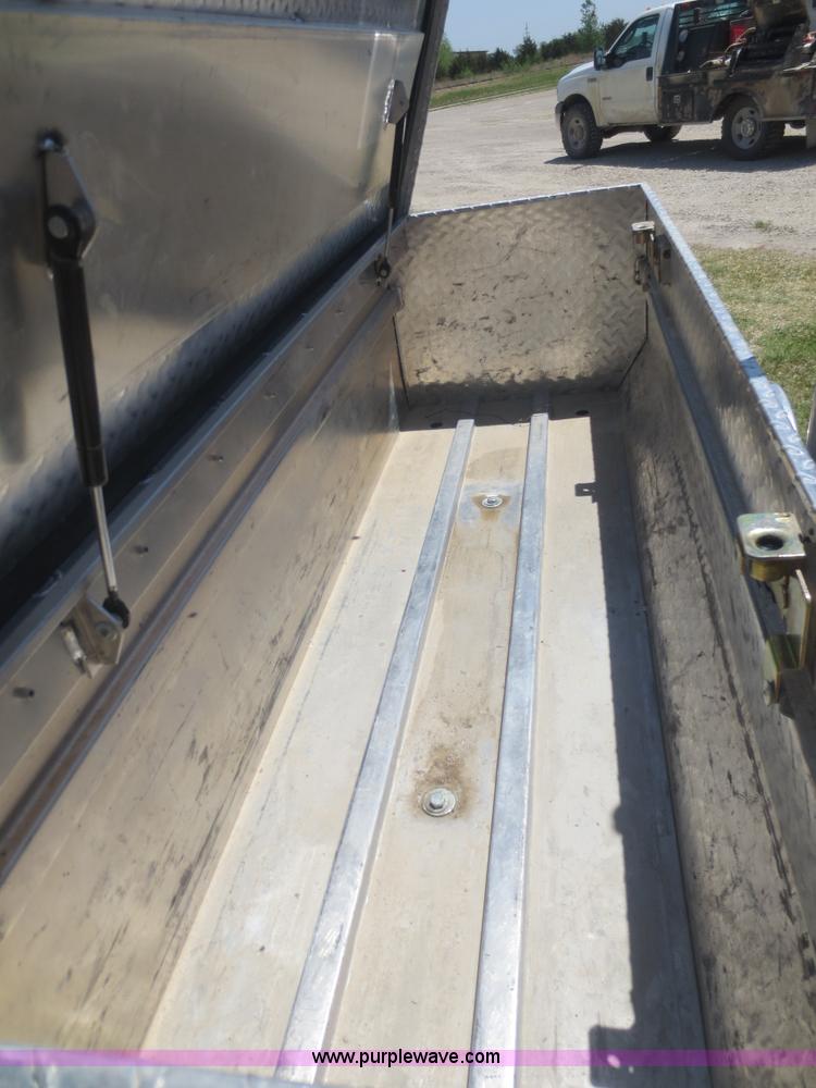 image for item F6929 2006 Peterbilt 379 semi truck