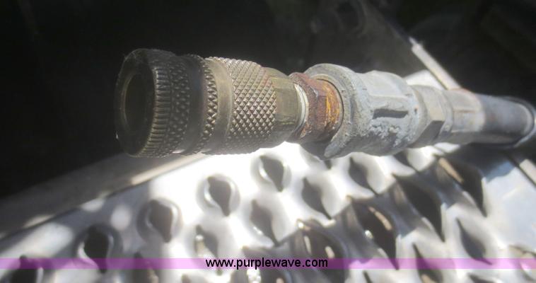 image for item F6929 2006 Peterbilt 379 semi truck