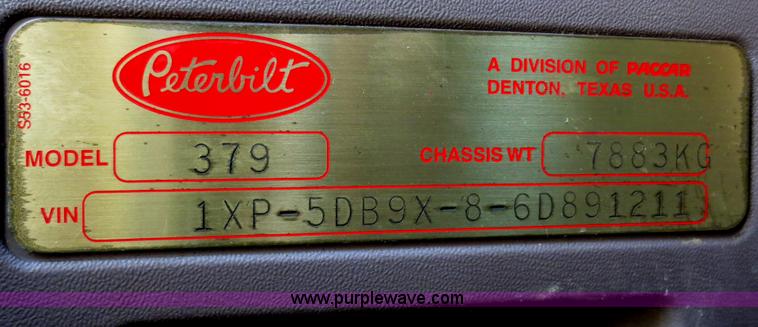image for item F6929 2006 Peterbilt 379 semi truck