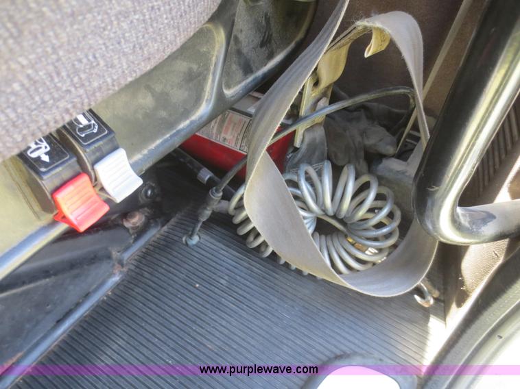 image for item F6929 2006 Peterbilt 379 semi truck