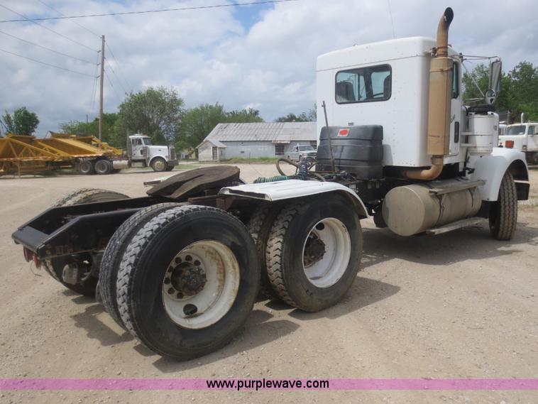 image for item F6944 1996 Kenworth W900B semi truck