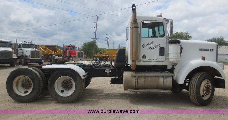 image for item F6944 1996 Kenworth W900B semi truck