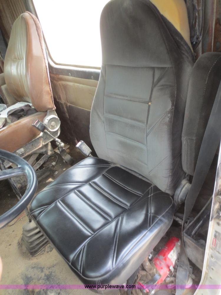 image for item F6944 1996 Kenworth W900B semi truck