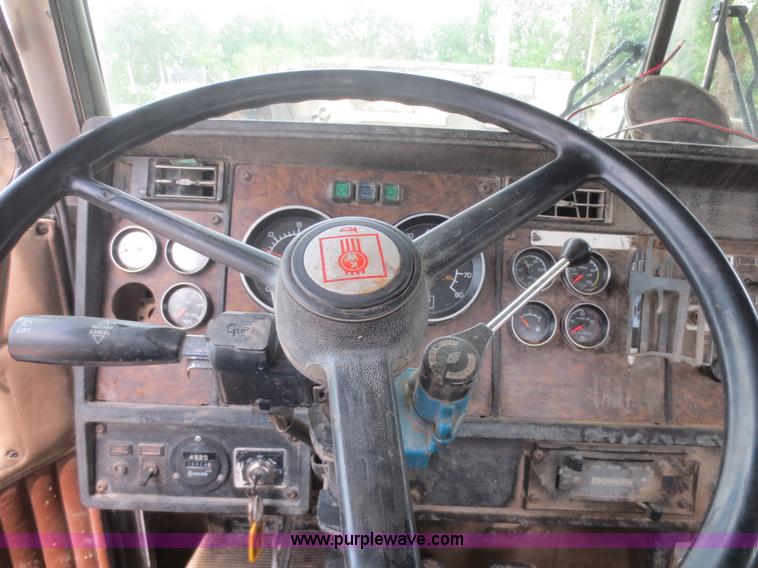 image for item F6944 1996 Kenworth W900B semi truck