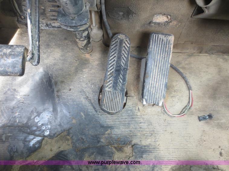 image for item F6944 1996 Kenworth W900B semi truck