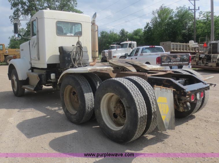 image for item F6945 1996 Kenworth W900B semi truck