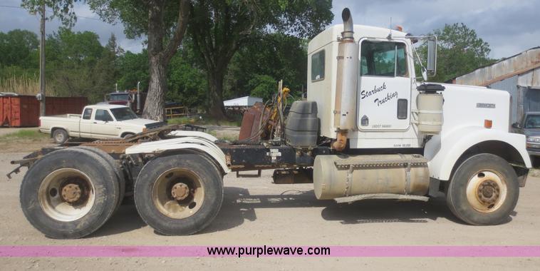 image for item F6945 1996 Kenworth W900B semi truck