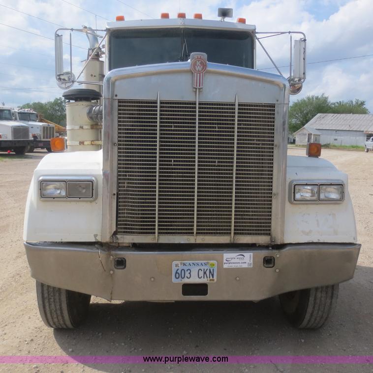image for item F6945 1996 Kenworth W900B semi truck