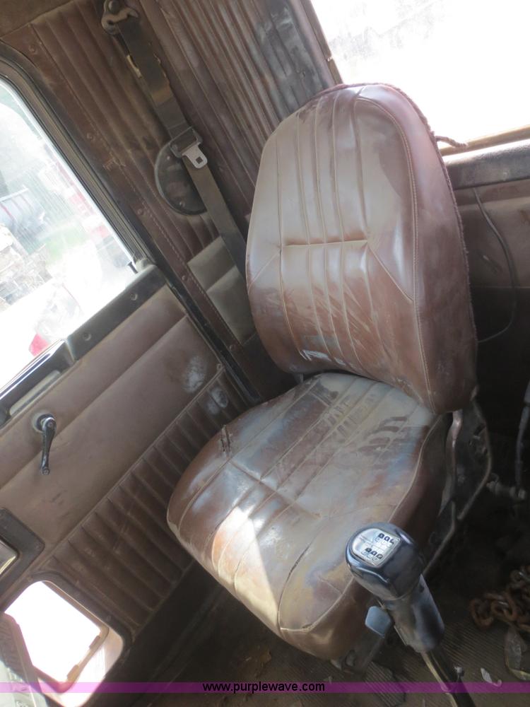 image for item F6945 1996 Kenworth W900B semi truck