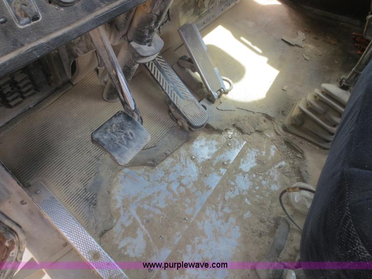 image for item F6945 1996 Kenworth W900B semi truck