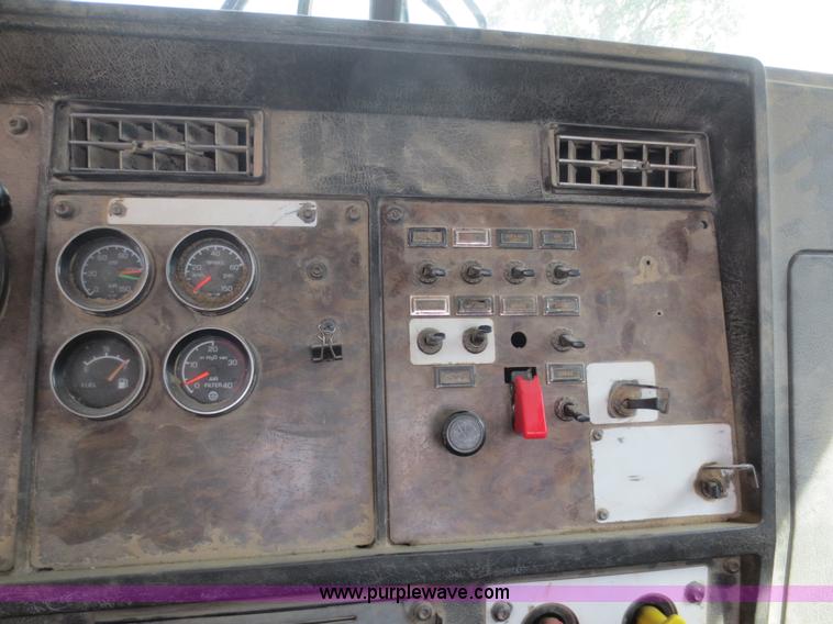 image for item F6945 1996 Kenworth W900B semi truck