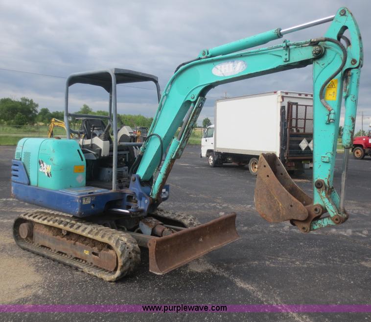 image for item F6974 2006 IHI 35N mini excavator