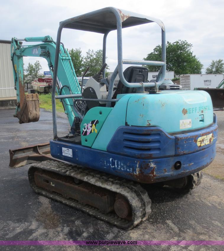 image for item F6974 2006 IHI 35N mini excavator