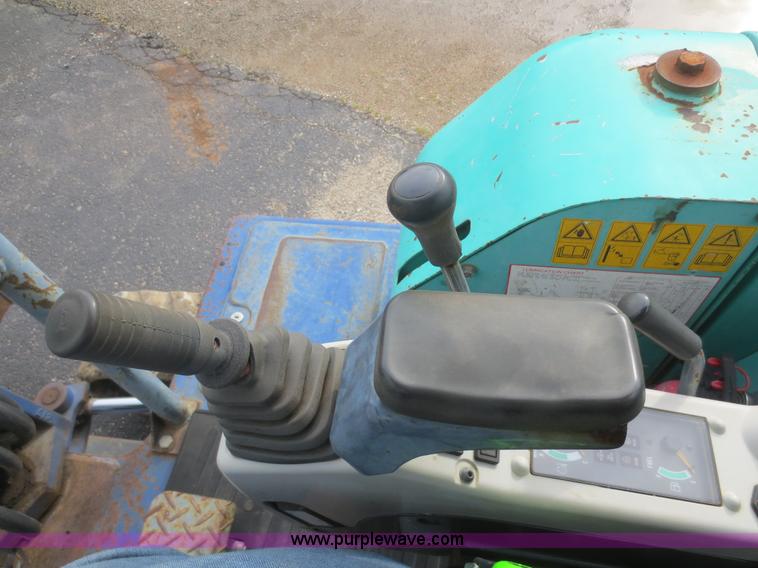 image for item F6974 2006 IHI 35N mini excavator